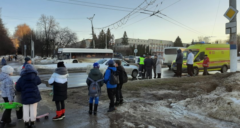 В Новочебоксарске "Гранта" сбила пешехода: от удара женщина отлетела