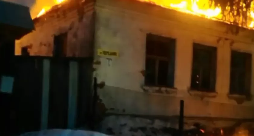Фото к статье: Ранним утром в Чебоксараском районе сгорел жилой дом: хозяин погиб