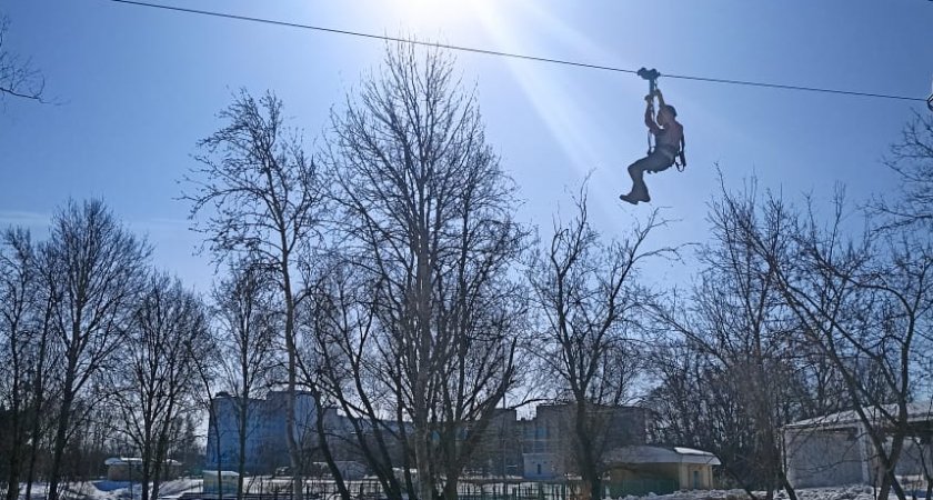 В Чебоксарах появился новый аттракцион, на котором можно будет "полетать" над парком