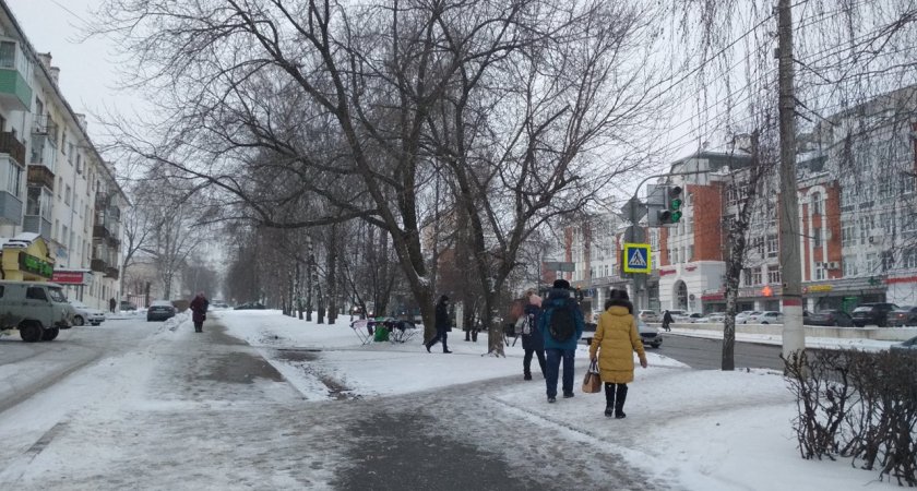 Жителям Чувашии советуют достать зимние вещи: приближаются снег и сильный ветер    