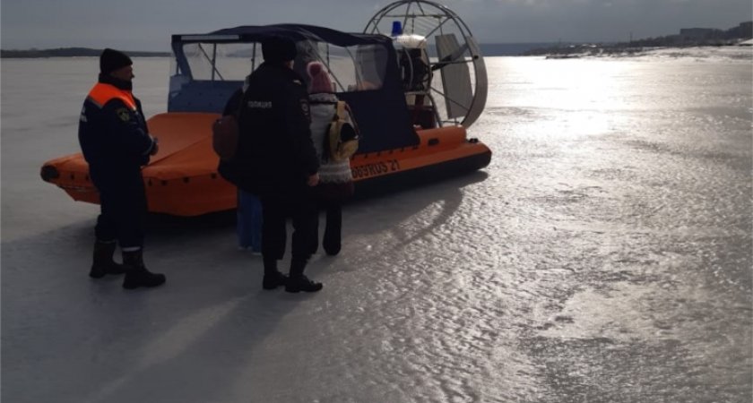Спасатели вызволяли из подходного канала Чебоксарской ГЭС двух девочек   