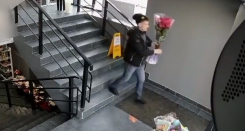 Два чебоксарца украли полсотни роз для своих девушек