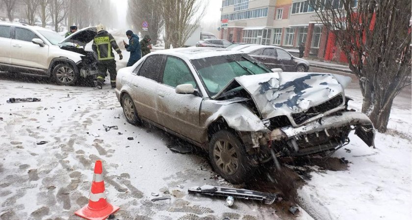 В Новочебоксарске при столкновении машин пострадали две школьницы