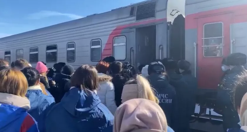 Фото к статье: В Чебоксарах встретили более 400 беженцев из Донбасса и Луганска