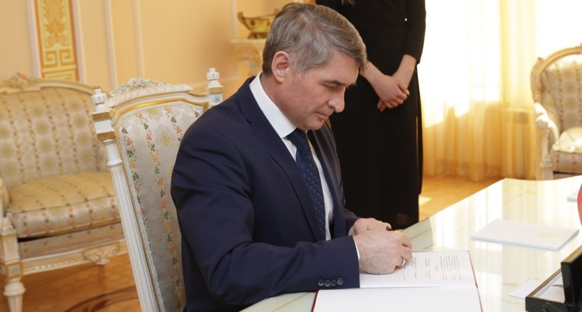Николаев подписал указ о выплатах семьям погибших на Украине солдат