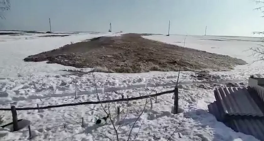 Фото к статье: Местный чиновник о стремительном потоке талых вод: "Случай нельзя считать неординарным"