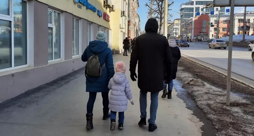 Фото к статье: Пособие на детей от 3 до 7 лет смогут получить больше семей: смягчили условия
