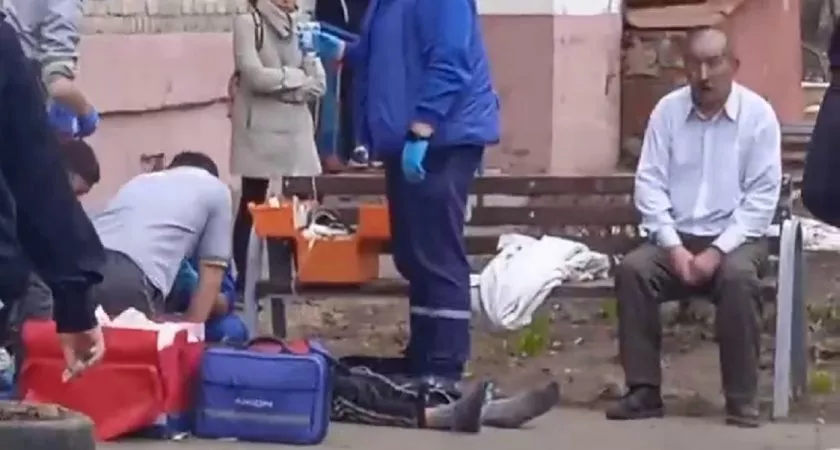 Фото к статье: В Новочебоксарске сгорела квартира, пострадавшего откачивали более двадцати минут - умер