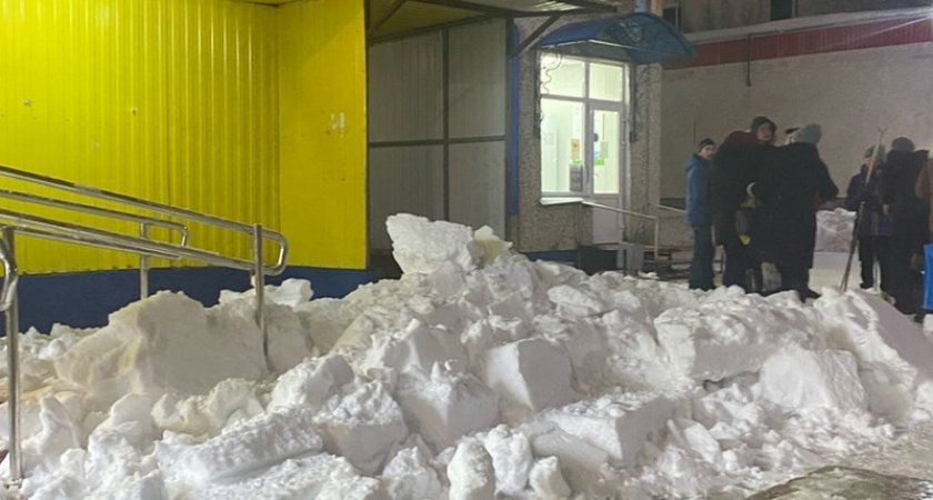 Компания выплатила денежную компенсацию детям, которых в Чебоксарах завалило снегом