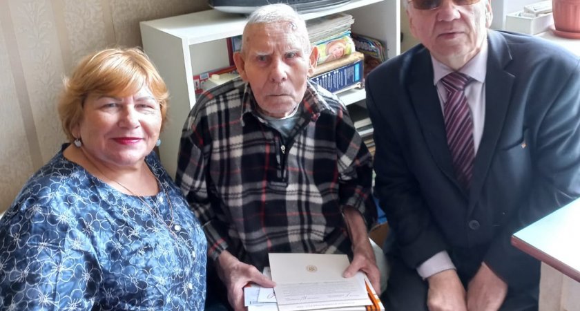95-летний ветеран до 88 лет крутил баранку и, несмотря на инвалидность, работал на заводе