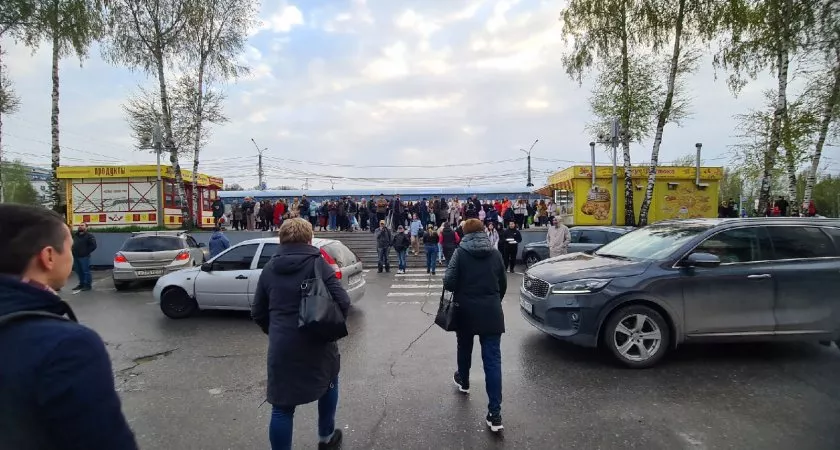 Фото к статье: В Чебоксарах людей эвакуировали из нескольких ТЦ