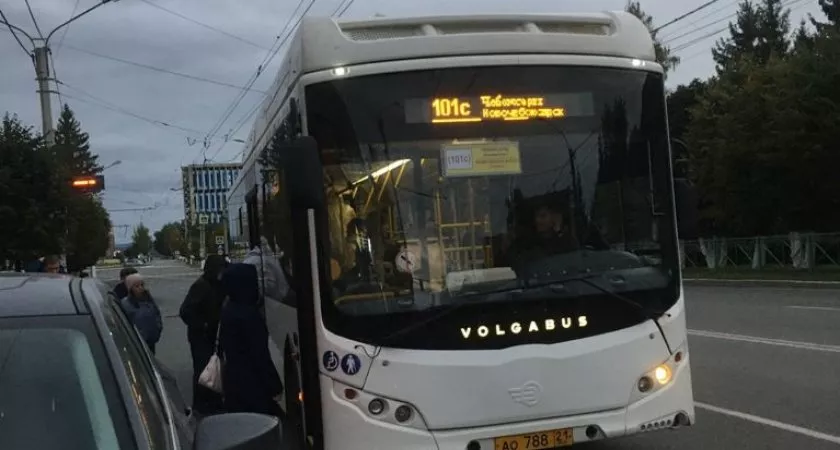 Фото к статье: В Чебоксарах у перевозчика забирают автобусы за долги