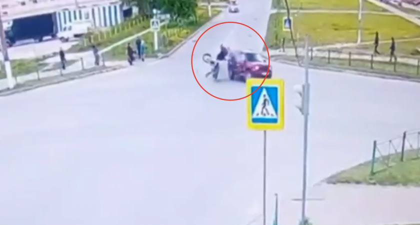 Появилось видео столкновения Jeep и мотоциклиста, который позже умер в больнице