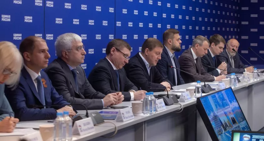 Фото к статье: "Единая Россия": "На Донбассе доступны новые возможности освоения рынков"