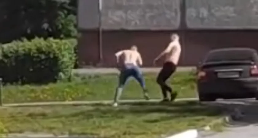 Фото к статье: В Юго-Западном районе мужчины устроили бой на глазах прохожих