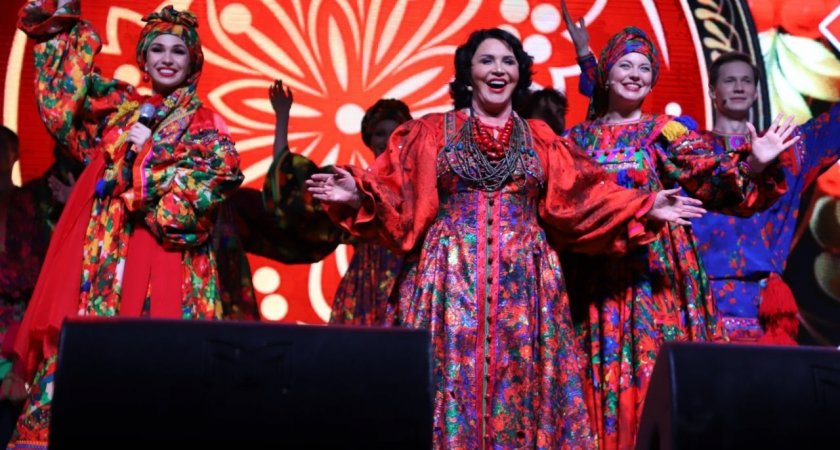 Праздничные мероприятия на День России  в Чебоксарах: концерт Надежды Бабкиной