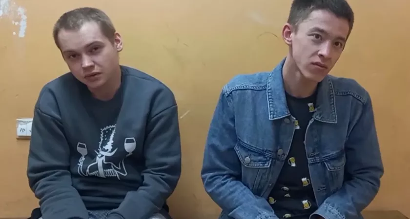 Фото к статье: Парни извинились за разрушение символа Z в Чебоксарах: "Виновата пьяная голова"