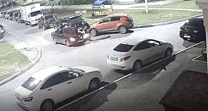 В Чебоксарах водитель “Лады” провез на крыше своих друзей, а на следующий день попал в ДТП