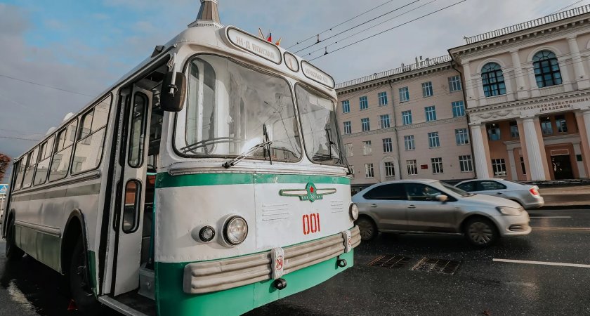 В День Республики по Чебоксарам будет ездить ретро-троллейбус