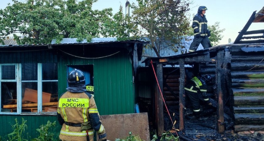 В Шумерлинском районе сгорел двухквартирный дом: погибли два человека