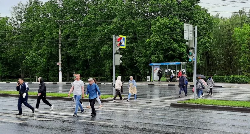 Фото к статье: Первый день второго летнего месяца обещает быть прохладным и дождливым