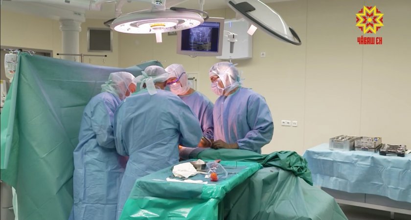 Хирурги Чувашии начинают чаще использовать отечественные импланты