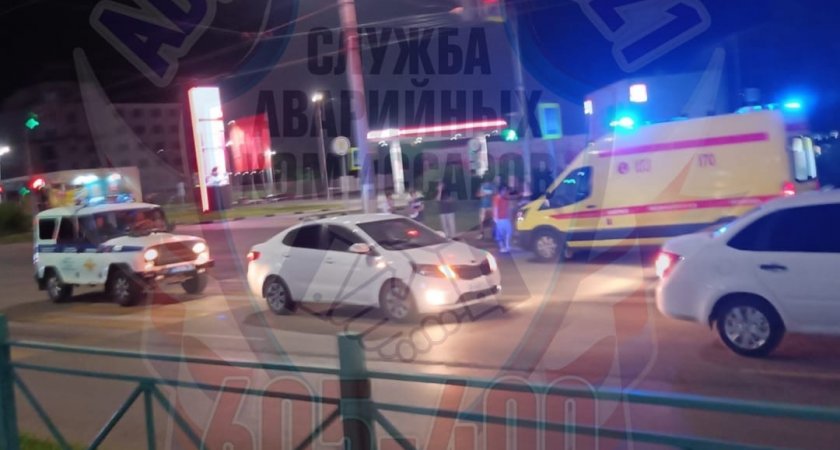 В Новочебоксарске водитель "Киа" сбил 20-летнюю девушку на пешеходном переходе