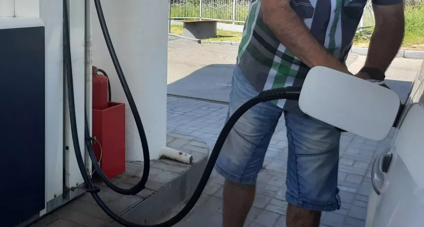 Фото к статье: Сколько литров бензина можно купить на среднюю зарплату Чувашии