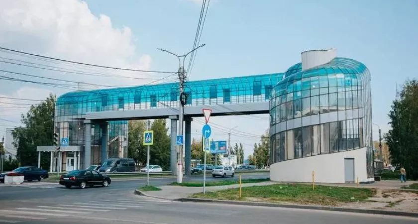 Фото к статье: Спустя семь лет в Чебоксарах открыли надземный переход