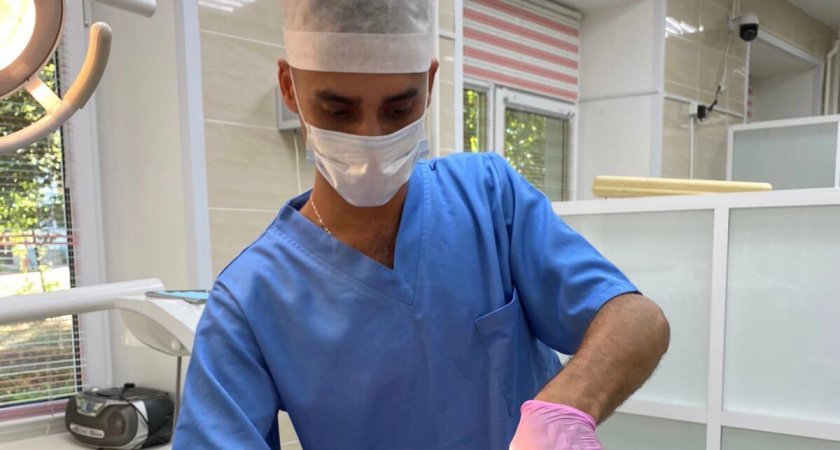 Тунисец переехал в Алатырь и лечит зубы местным жителям