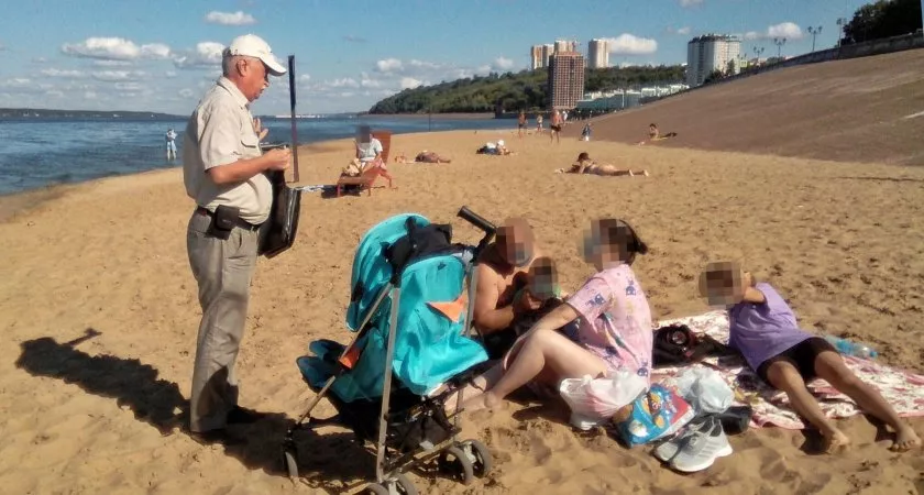 Фото к статье: В Чебоксарах на берегу Волги штрафуют нарушителей закона: власти вышли в рейд