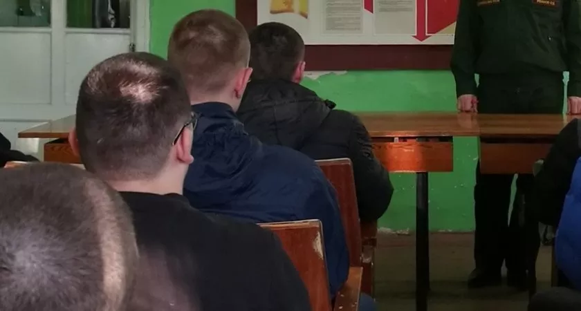 Фото к статье: Николаев подписал указ об увеличении выплаты военнослужащим батальона "Атăл"