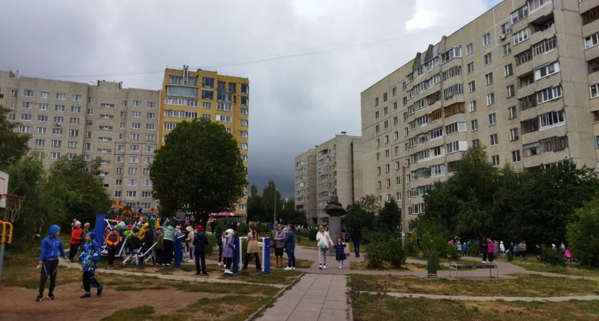 Из чебоксарской школы эвакуировали детей: всех вывели на улицу