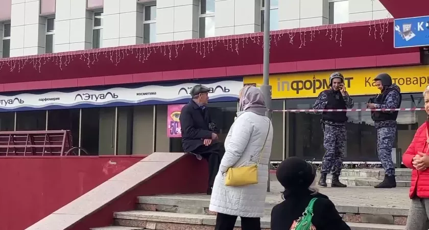 Фото к статье: В Чебоксарах оперативные службы оцепили "Шупашкар"