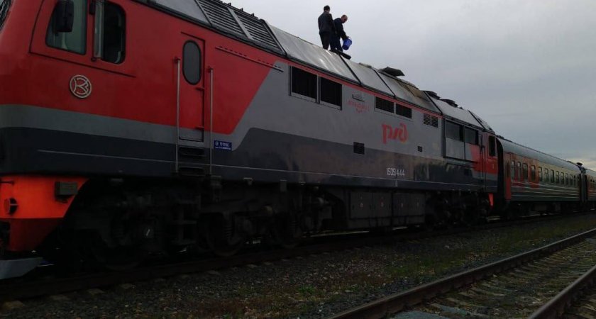 На станции Цивильск загорелся локомотив пассажирского поезда