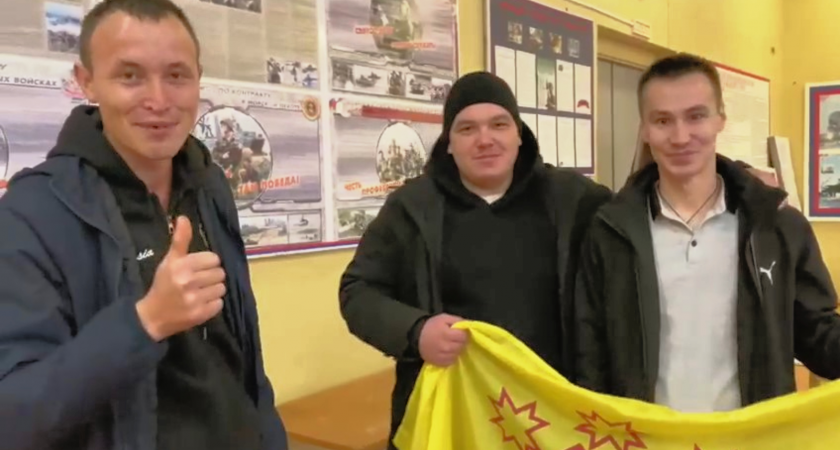 Мобилизованные чебоксарцы записали видео из военкомата: “Мы едем Родину защищать!”