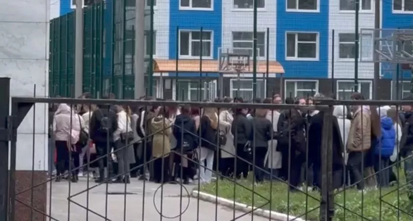 Фото к статье: В Чебоксарах срочно эвакуировали студентов ЧГУ