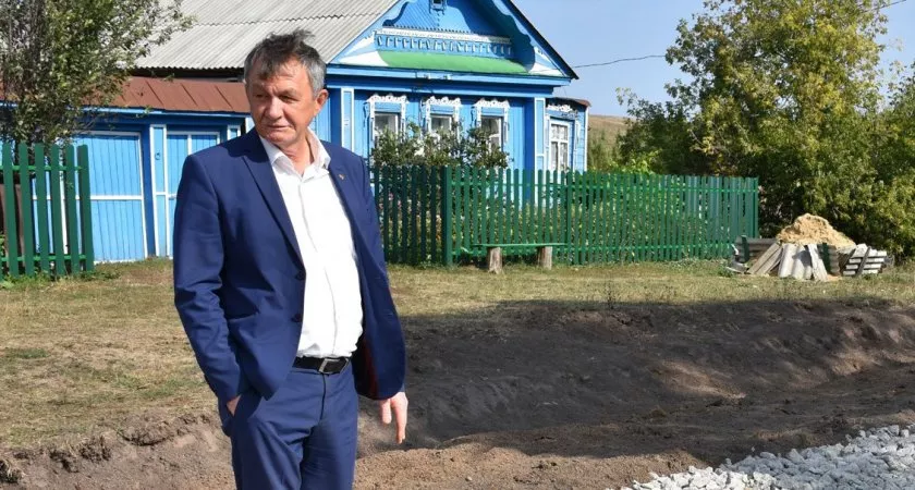 Фото к статье: В Аликовском районе главу уволили через Верховный суд