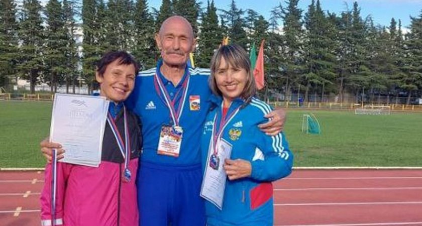 73-летний житель Чувашии завоевал два "золота" на чемпионате по ходьбе