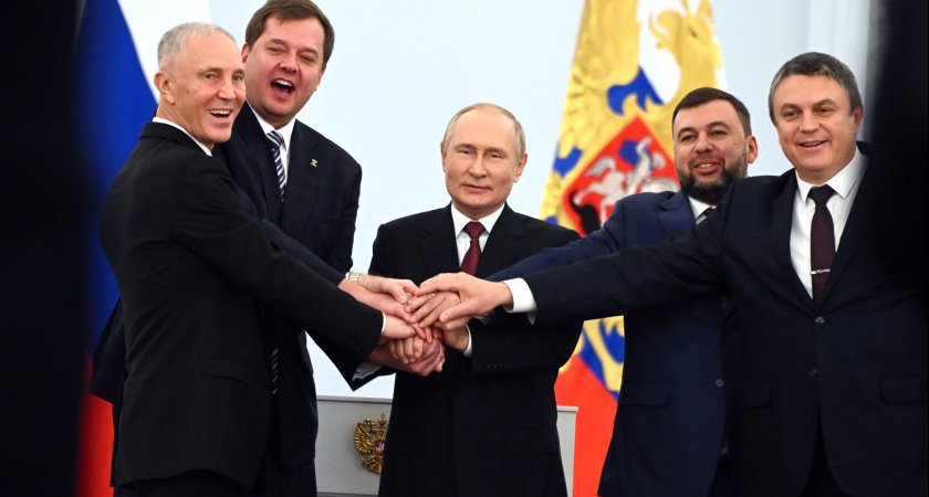 Путин подписал законы о принятии в состав России новых территорий