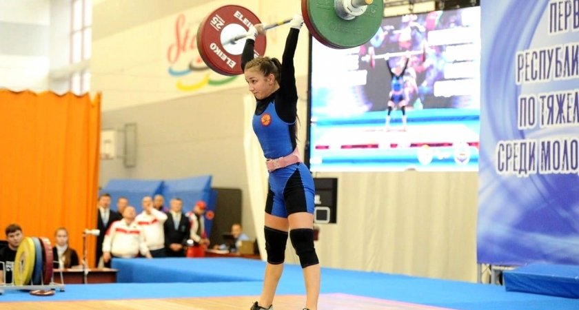 Чувашская девушка подняла 166 кг и взяла "золото" в Минске