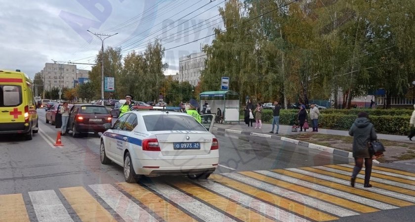 В Новочебоксарске женщина за рулем "Шкоды" сбила подростка
