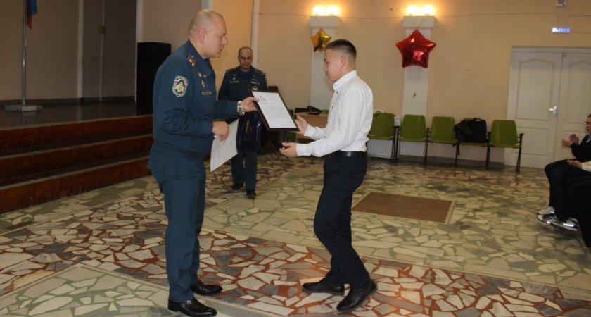 Новочебоксарский школьник получил награду от МЧС за спасение утопающего