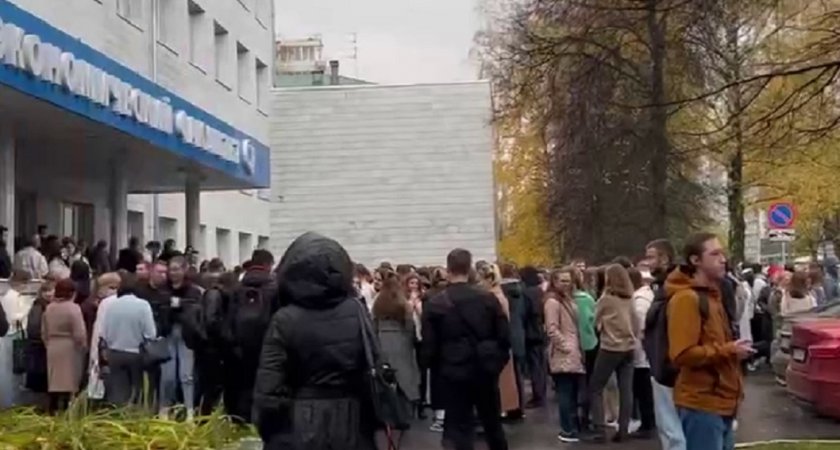 В Чебоксарах из ЧГУ экстренно эвакуировали студентов