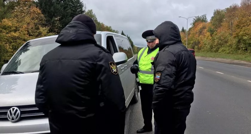 Фото к статье: В Чувашии арестовали 85 автомобилей должников
