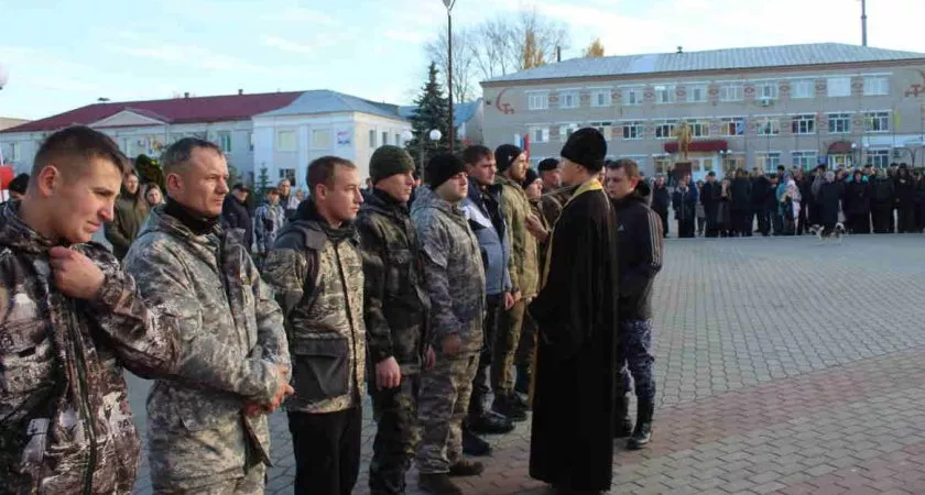 Фото к статье: В районах Чувашии продолжается частичная мобилизация: "Берегите себя, вас ждут дома!"