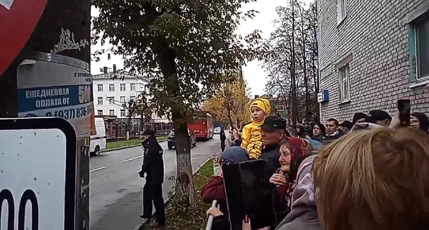 В Чебоксарах проводили очередных мобилизованных и добровольцев 