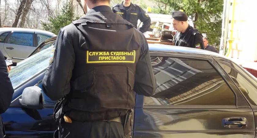 Фото к статье: В Чувашии приставы находят должников с неоплаченными штрафами на дорогах
