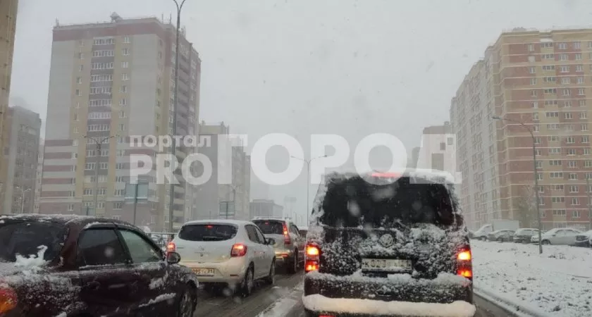 Фото к статье: Чебоксарские дороги встали в девятибалльных пробках