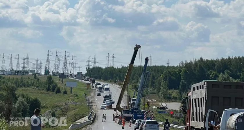 Фото к статье: Рядом с Новочебоксарском закрыли разваливающийся мост для проезда